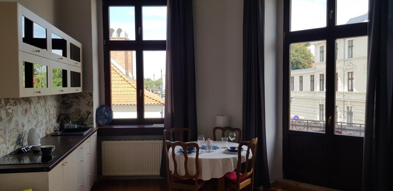 Astronomiczny Apartament , Mieszkanie 2 Pokojowe. Parking. Thorn Exterior foto