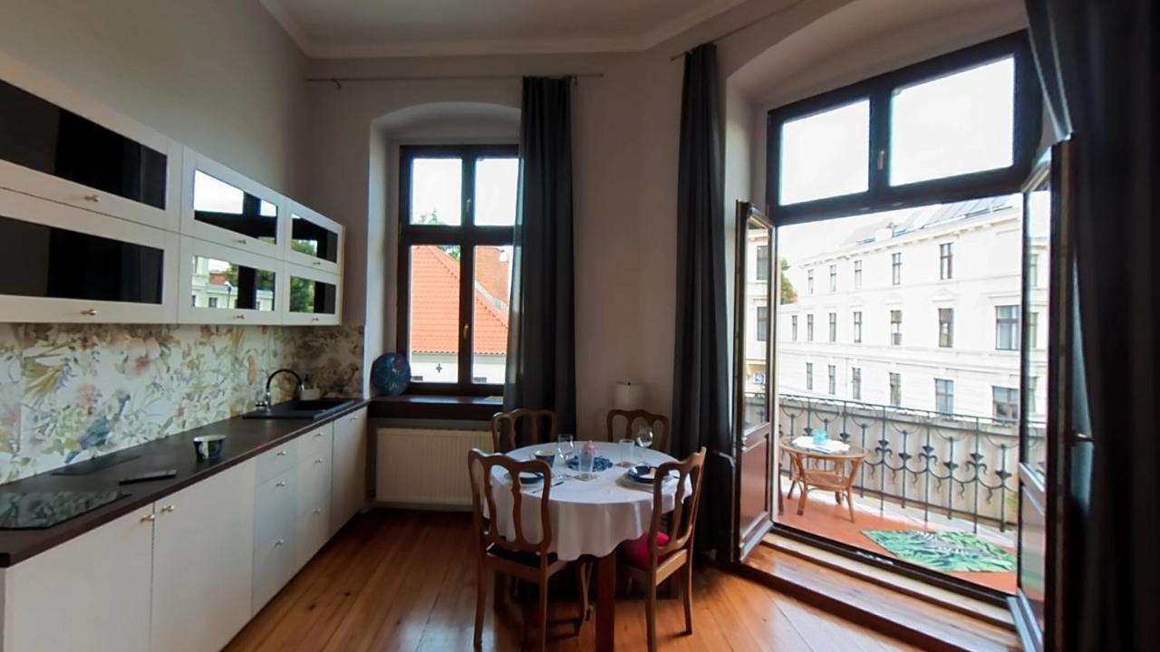 Astronomiczny Apartament , Mieszkanie 2 Pokojowe. Parking. Thorn Exterior foto